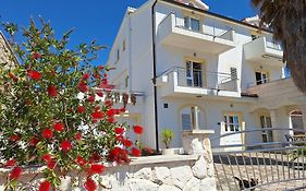 Apartments Primosten